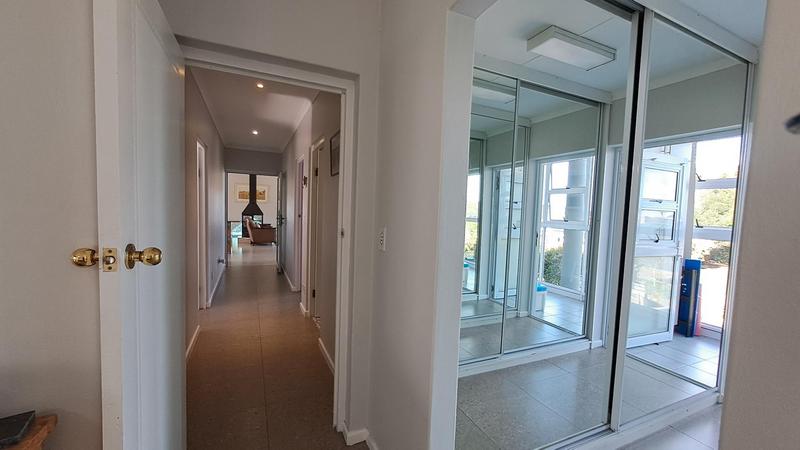 5 Bedroom Property for Sale in Stilbaai Wes Western Cape